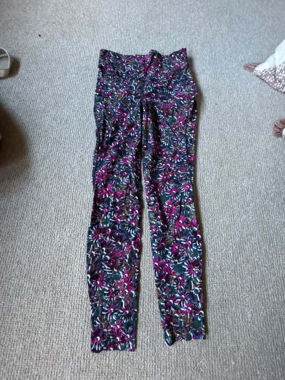 lululemon Base Pace Floral Electric Multi 28” Tights Sz 8